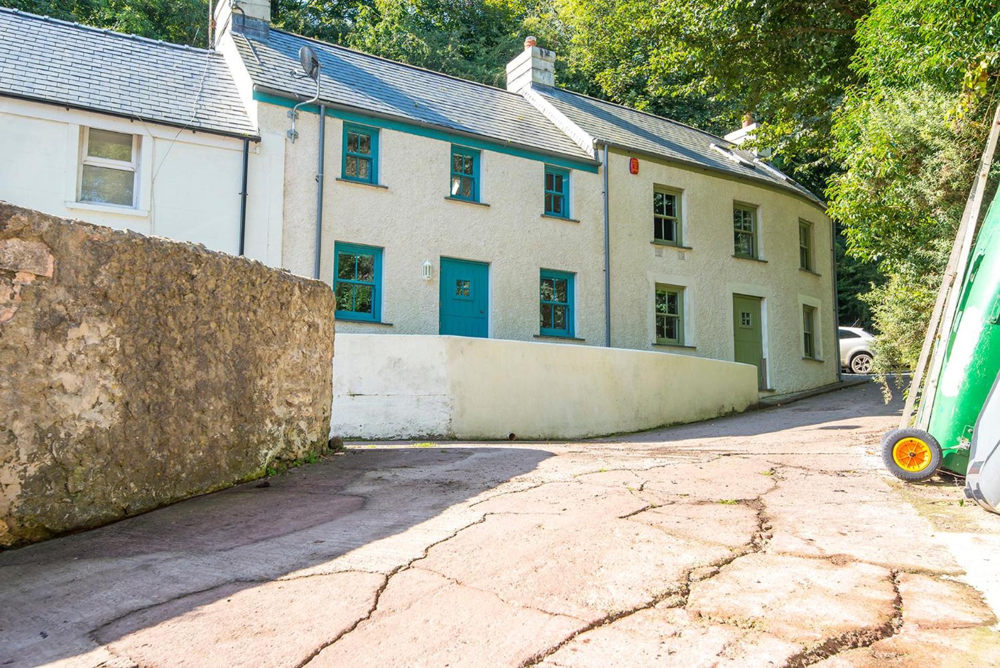 Sloop Inn Cottage ハバーフォードウェスト エクステリア 写真