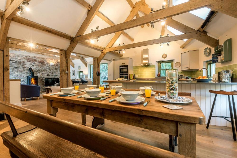 Sloop Inn Cottage ハバーフォードウェスト エクステリア 写真